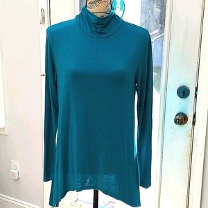 Women's Long Sleeve Top, size Medium